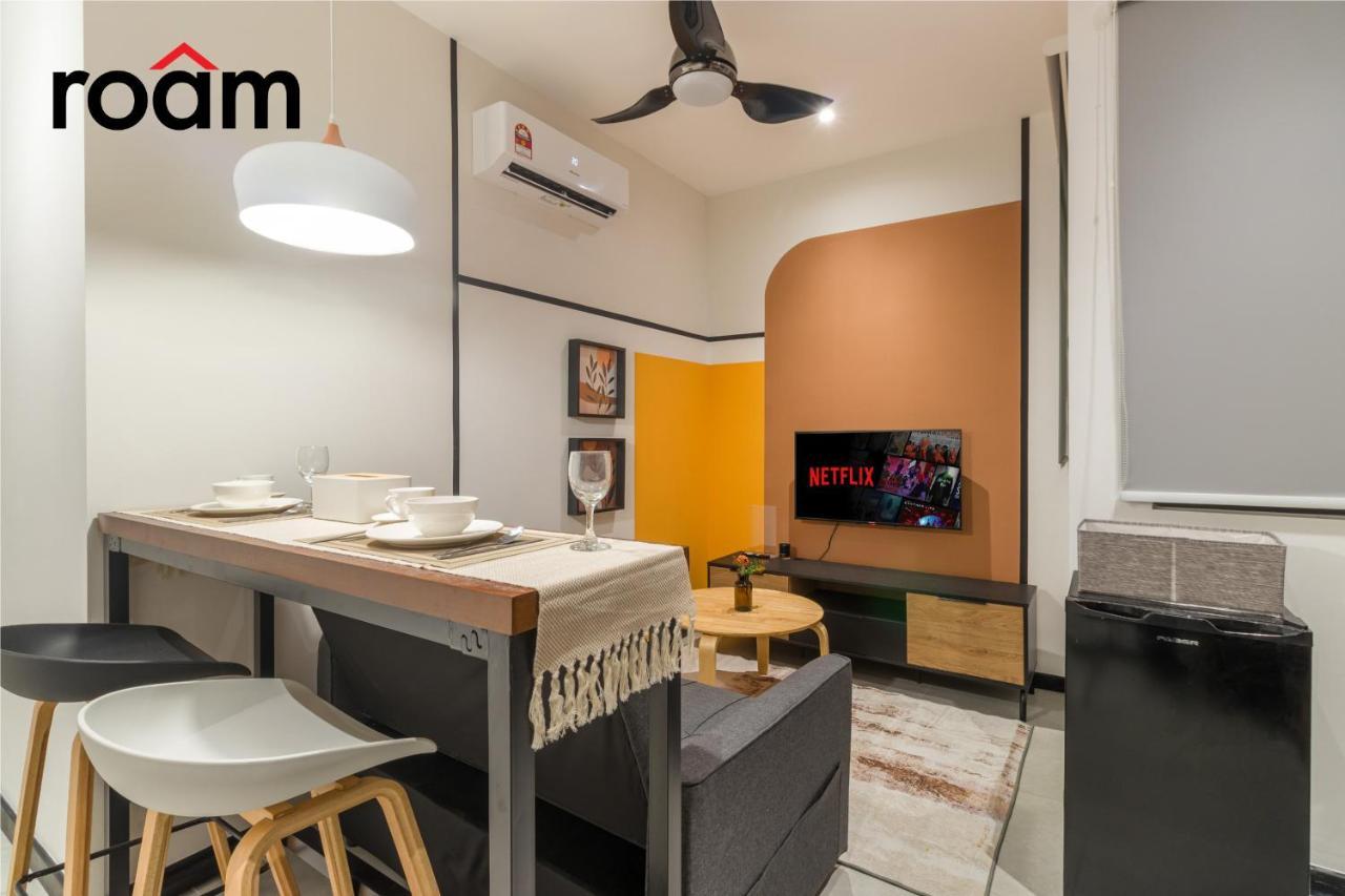 Neu Residence, Embassy Row Apartment *